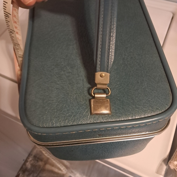 Vintage Towncraft Train case Travel Bag Make Up Box Suitcase Prop - Picture 11 of 15